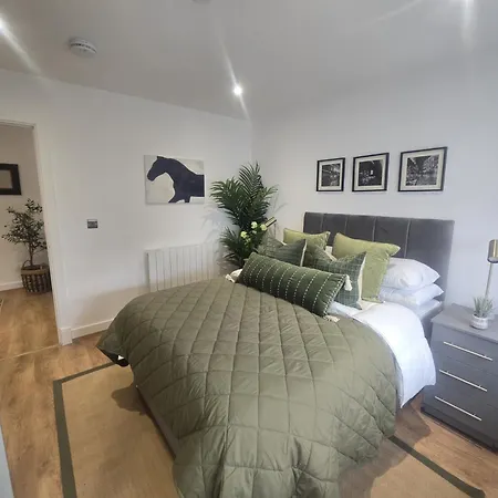 Snuggle Inn - Riverside Apartments - Views Over Looking London River Thames, Close To O2 Arena, London Excel, London City Airport, Thames Clipper- River Boat Service, Woolwich Ferry, Onsite Parking, Twin Room Option Available Exterior foto