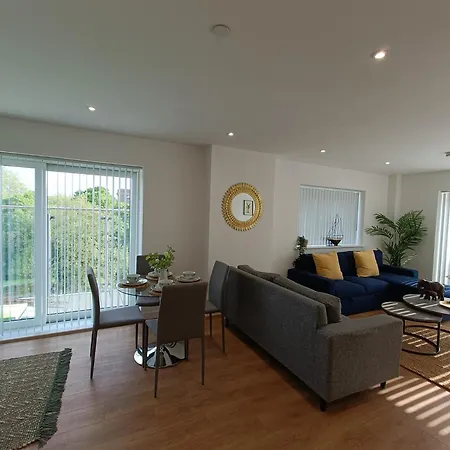 Snuggle Inn - Riverside Apartments - Views Over Looking London River Thames, Close To O2 Arena, London Excel, London City Airport, Thames Clipper- River Boat Service, Woolwich Ferry, Onsite Parking, Twin Room Option Available Exterior foto